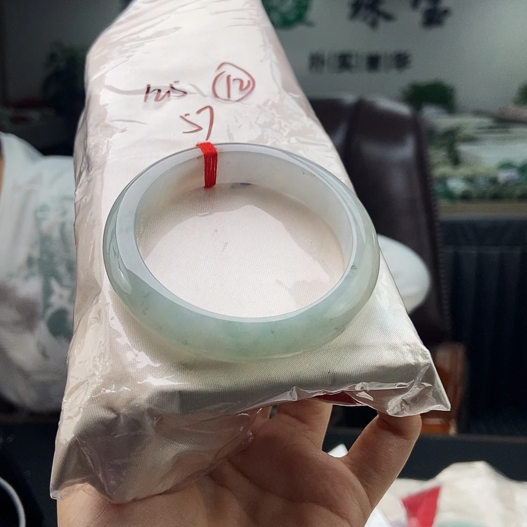 翡翠未镶嵌手镯颜色多样性发拍一发一