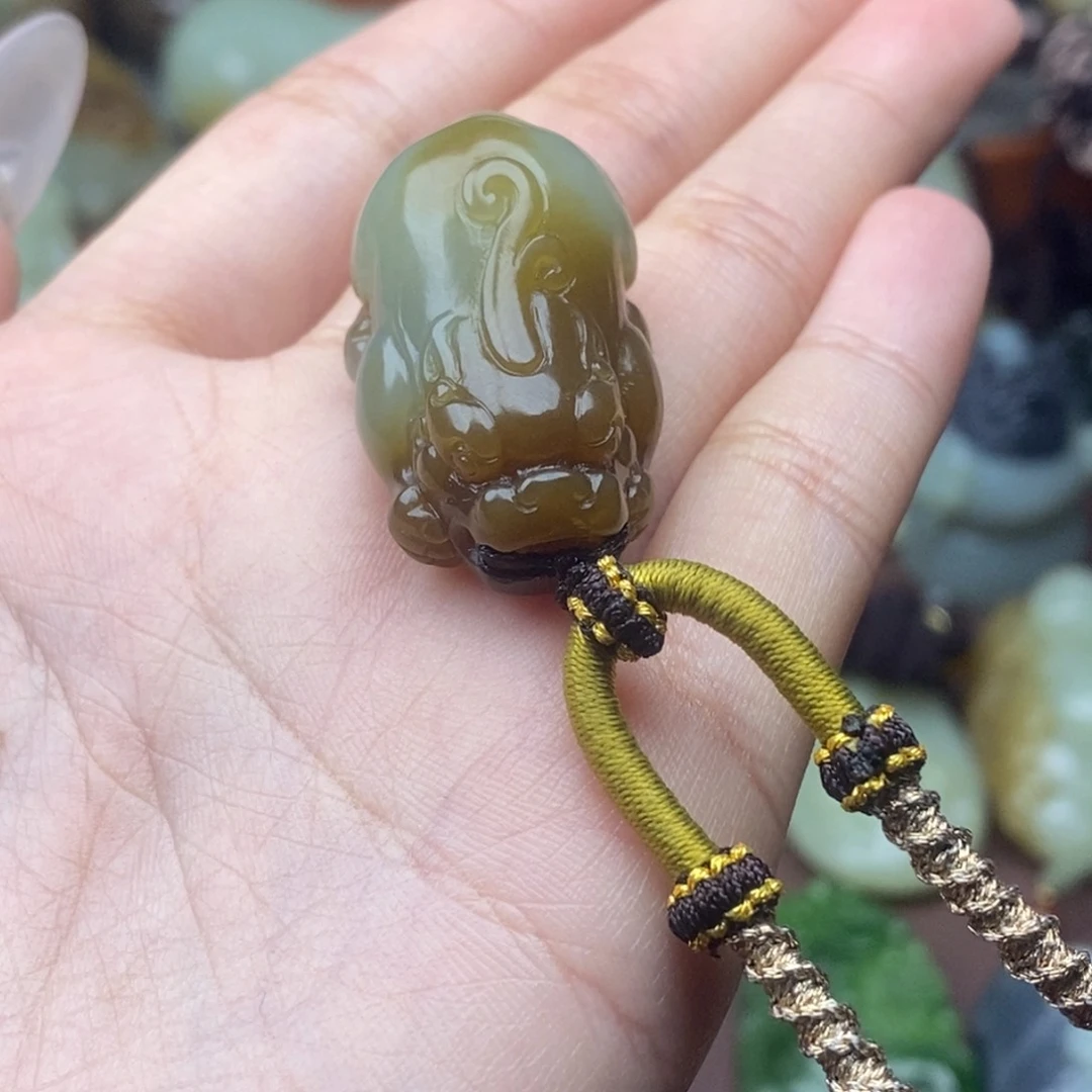 和田玉未镶嵌颈饰彬*