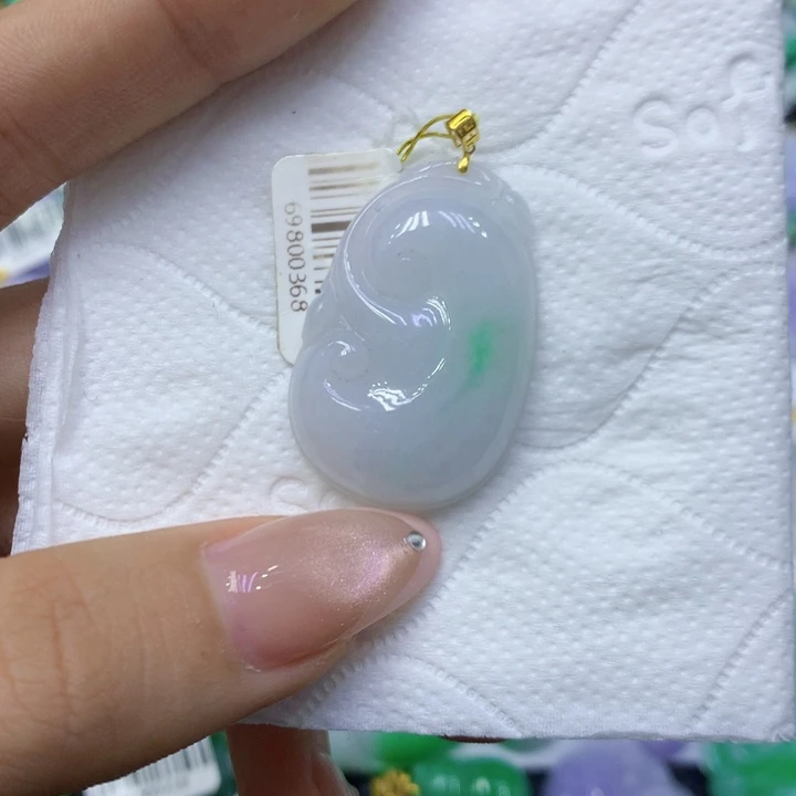 颈饰18K金镶嵌翡翠