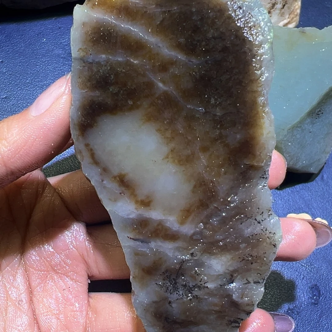 和田玉（翠青玉）未镶嵌珠宝半成品