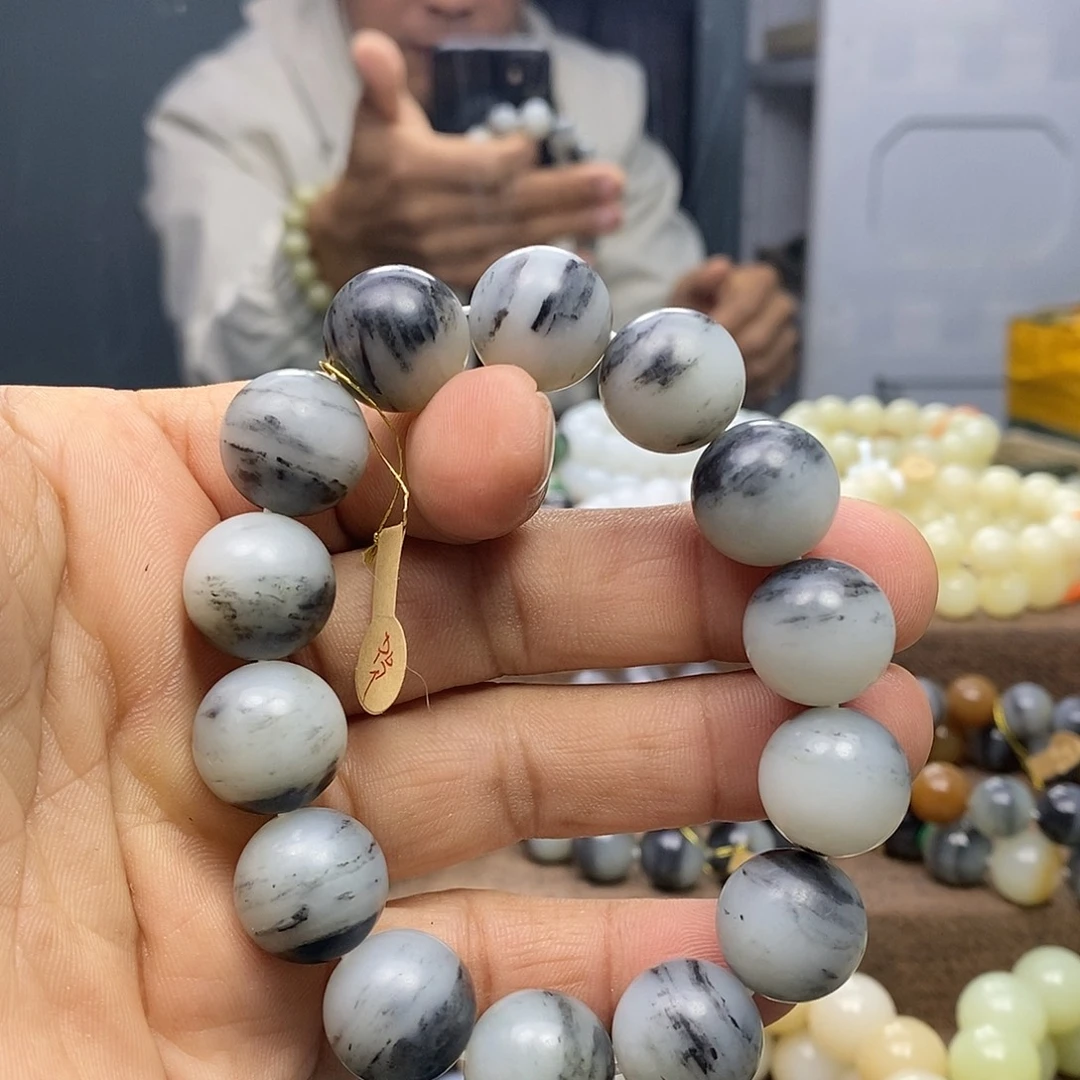 和田玉（糖玉）未镶嵌手链