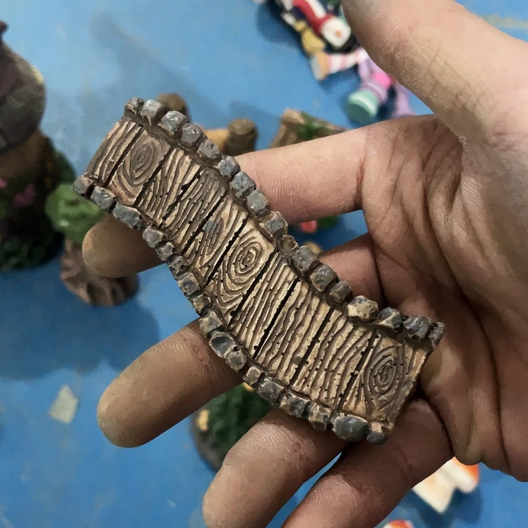 摆件卡***?   微瑕。