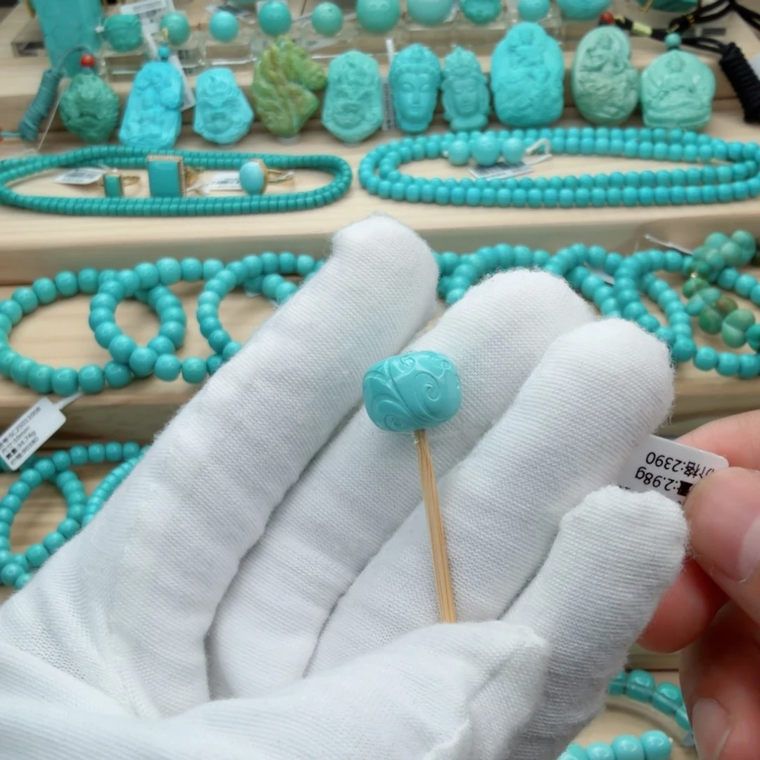 绿松石未镶嵌珠宝奇石