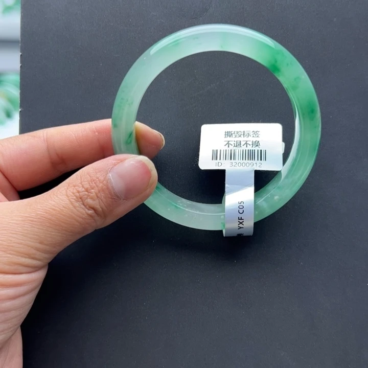 石英质玉（非洲翠）未镶嵌手镯+玲玲56