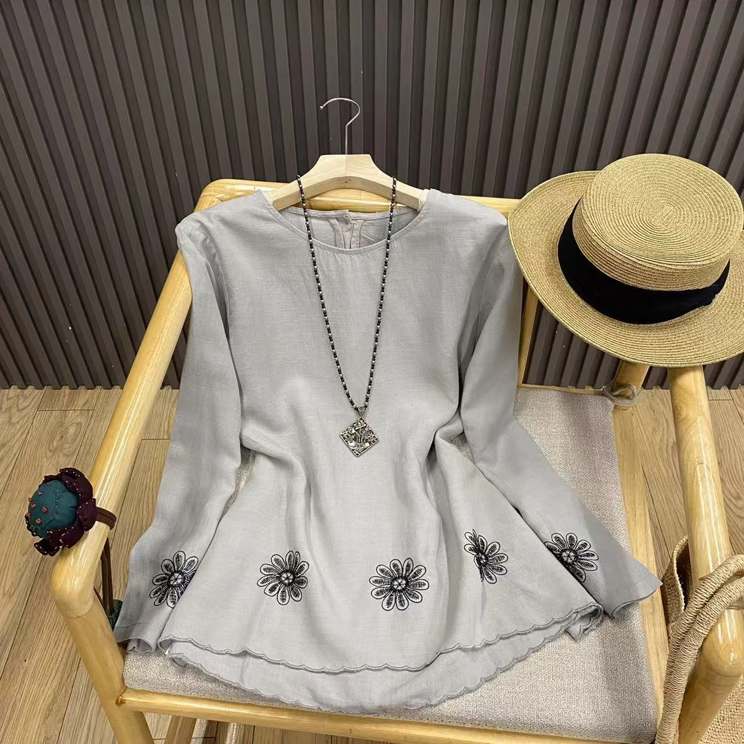 天丝苎麻刺绣圆领套头小衫长袖复古文艺宽松减龄百搭上衣女C2653