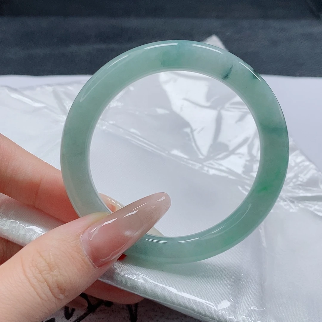 【闪购商品】未镶嵌手镯（圆镯）翡翠565号