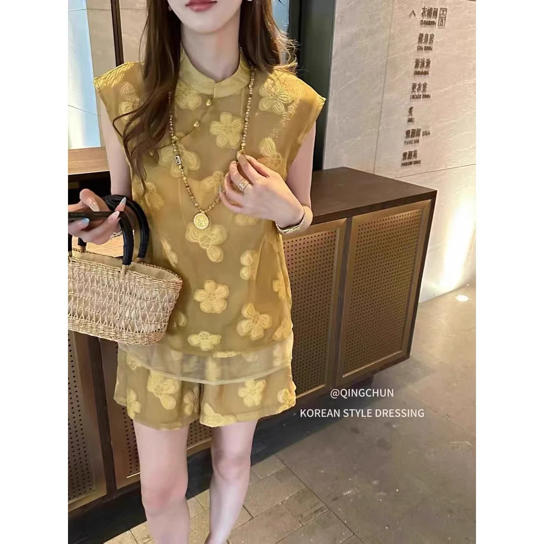 新中式花朵刺绣无袖衬衫搭配高腰直筒短裤女夏季新款套装复古气质