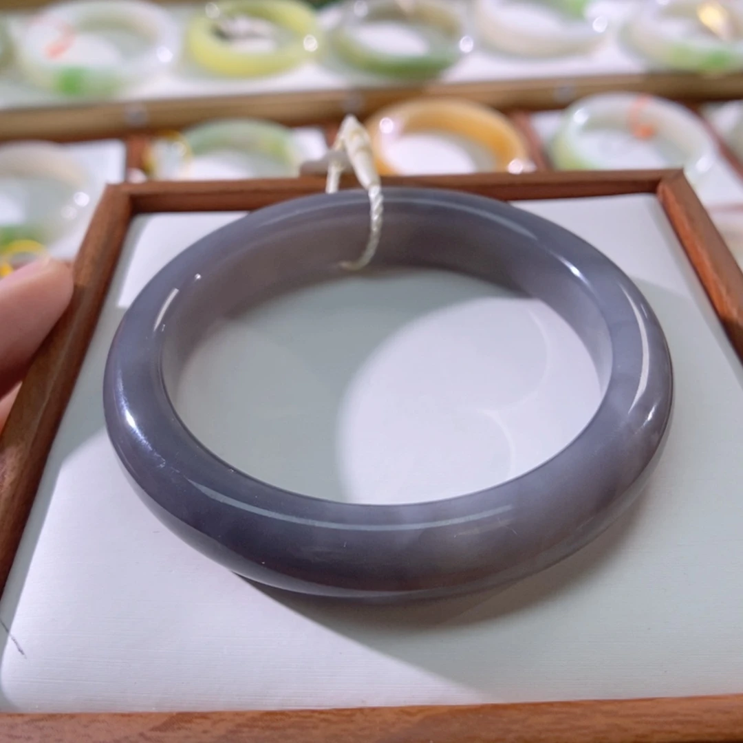 【闪购商品】未镶嵌手镯和田玉