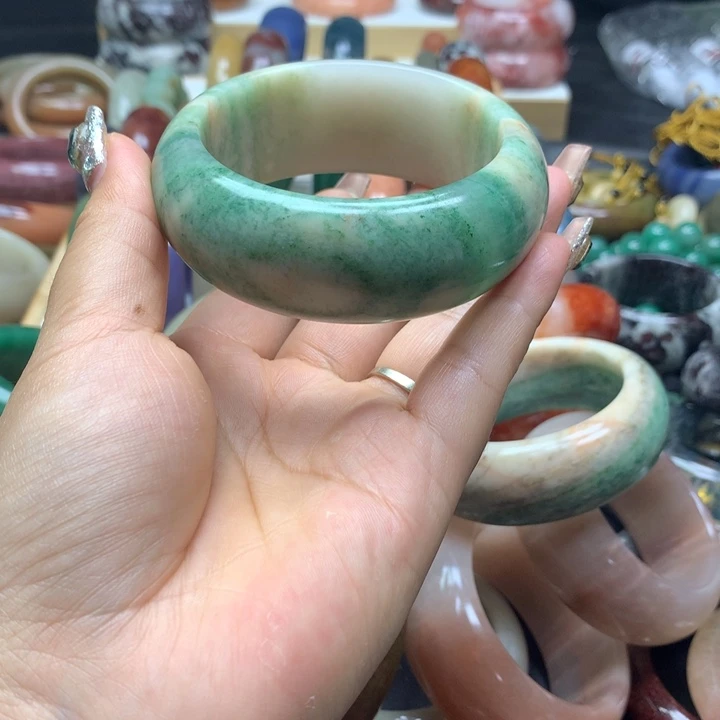 未镶嵌手镯石英质玉小*子