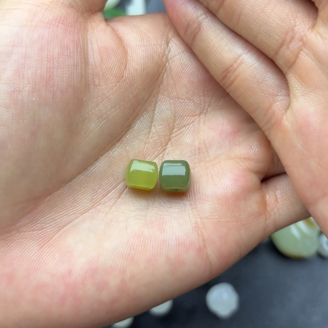 小***玲颈饰未镶嵌和田玉