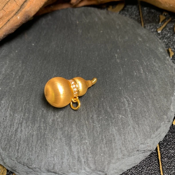 18k拉丝葫芦吊坠-241211044