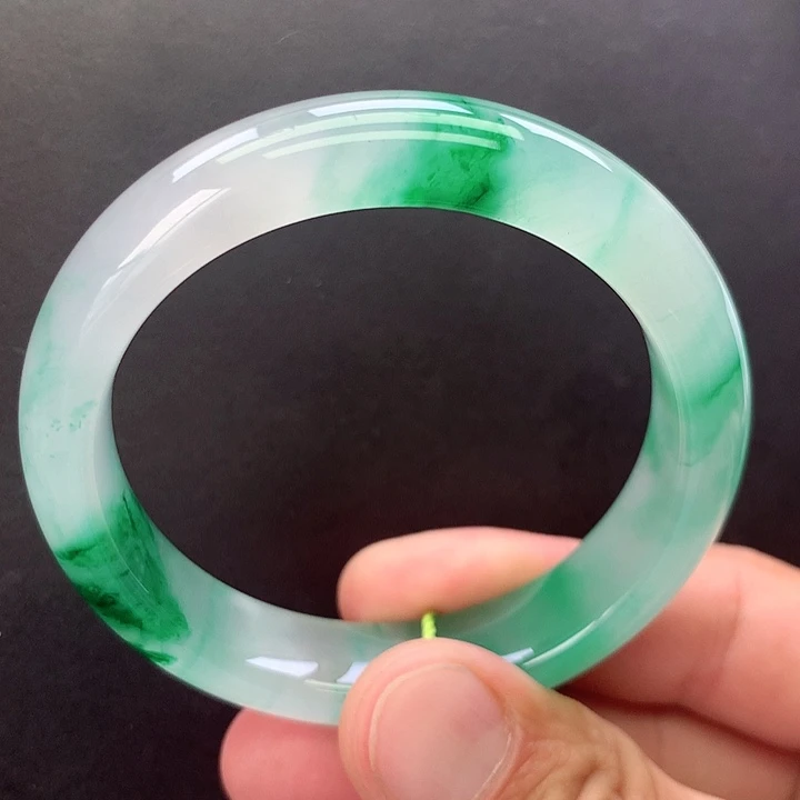 未镶嵌手镯石英质玉