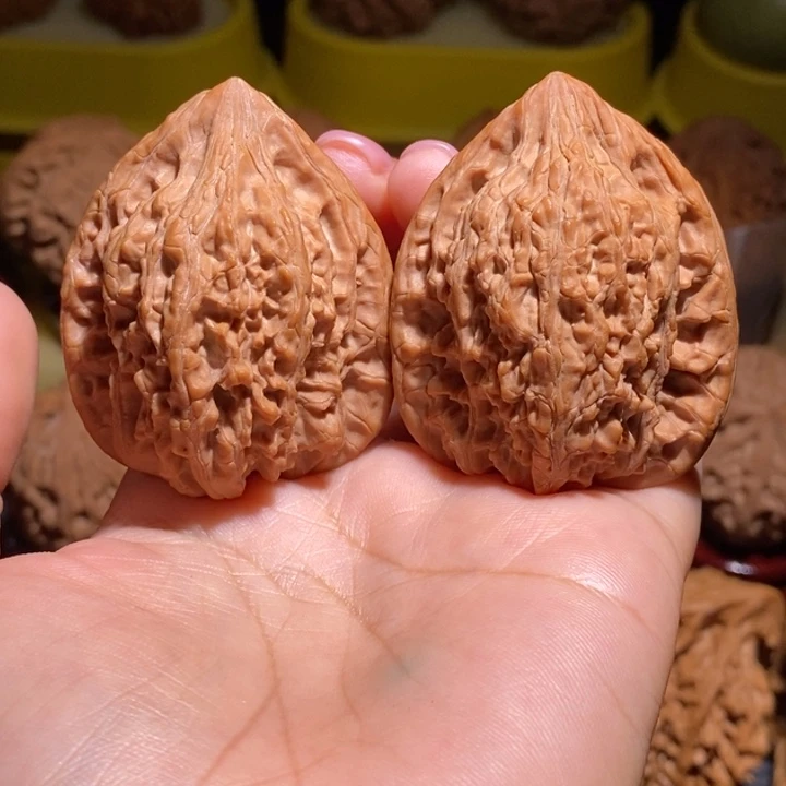 Z***Y吊坠文玩核桃42野生鸡心