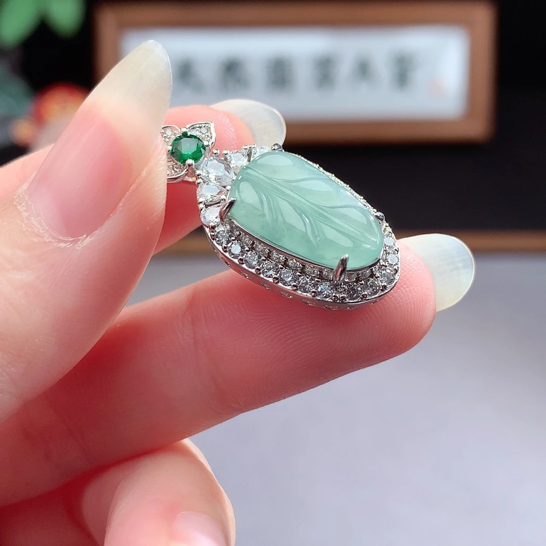 未镶嵌手镯（圆镯）翡翠