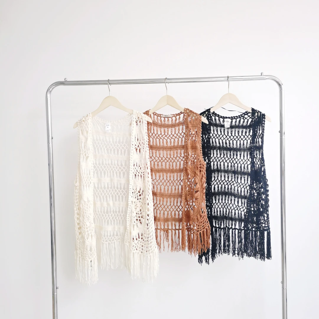 N212 三色镂空流苏手钩马甲开衫