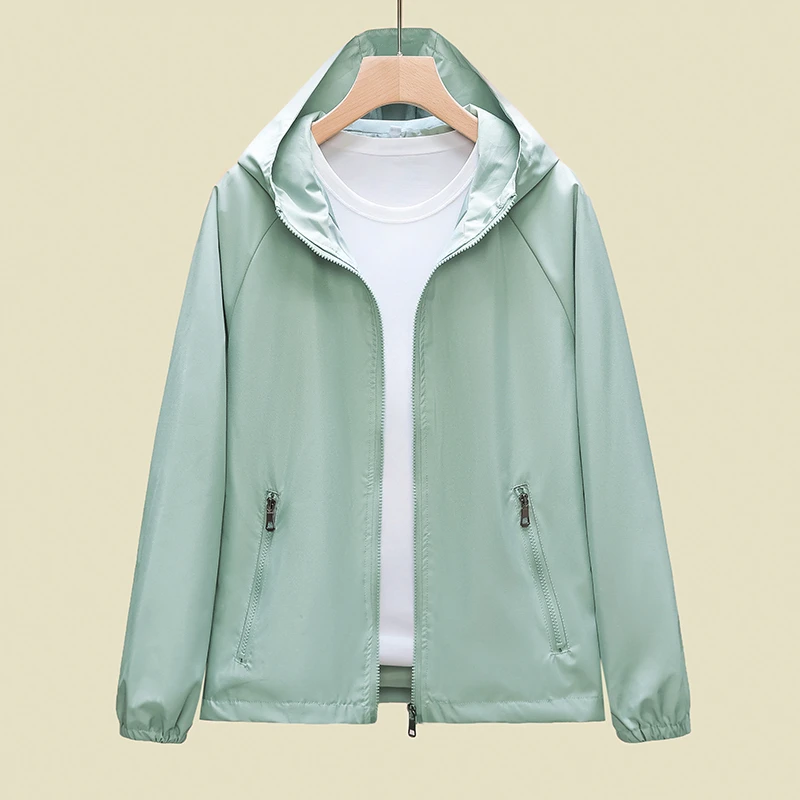 早春外套女短款上衣宽松显瘦百搭冲锋衣春秋连帽学生运动休闲外套