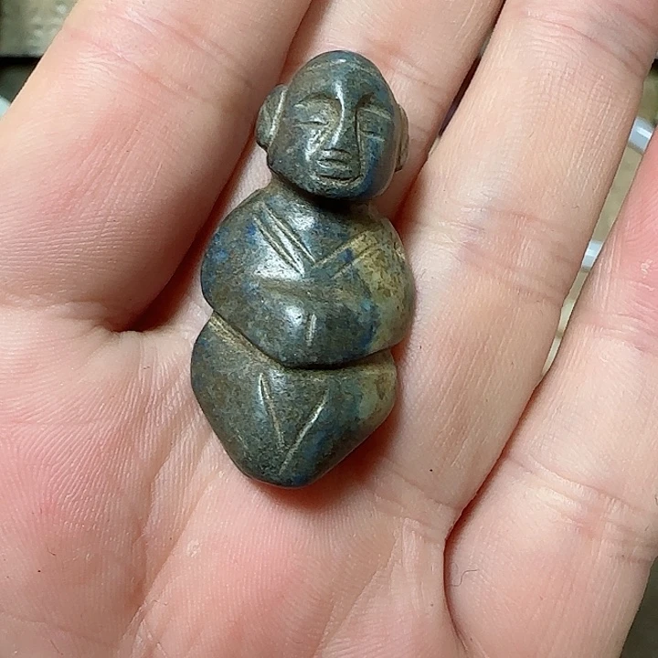 玛瑙/玉髓颈饰未镶嵌蝉**人