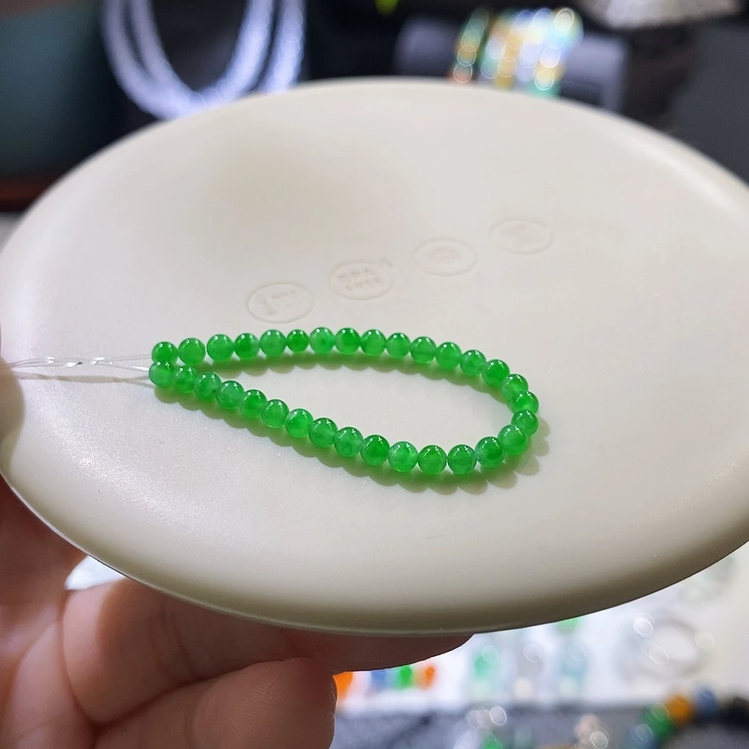 翡翠未镶嵌挂件单颗买断价格 多样性发其一