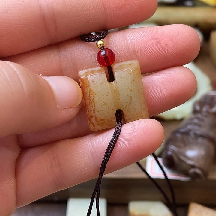 和田玉（糖玉）未镶嵌颈饰