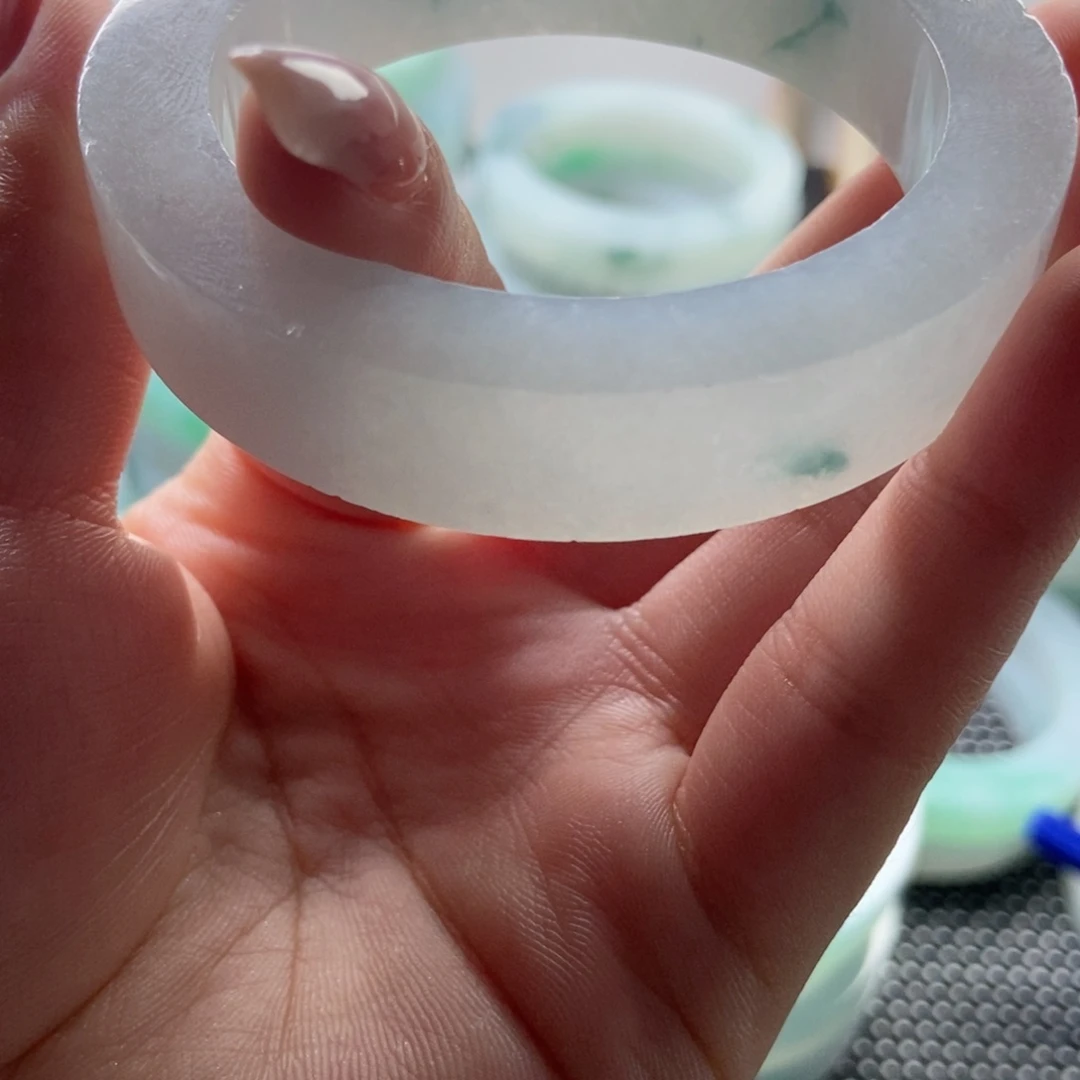定制翡翠A未镶嵌大*牛