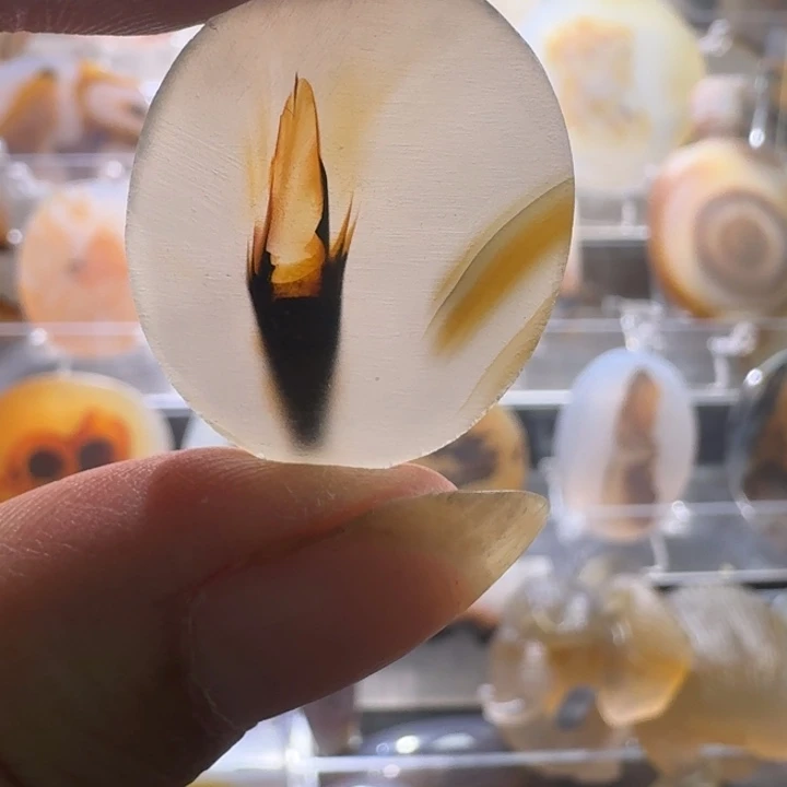 玛瑙/玉髓颈饰合金
