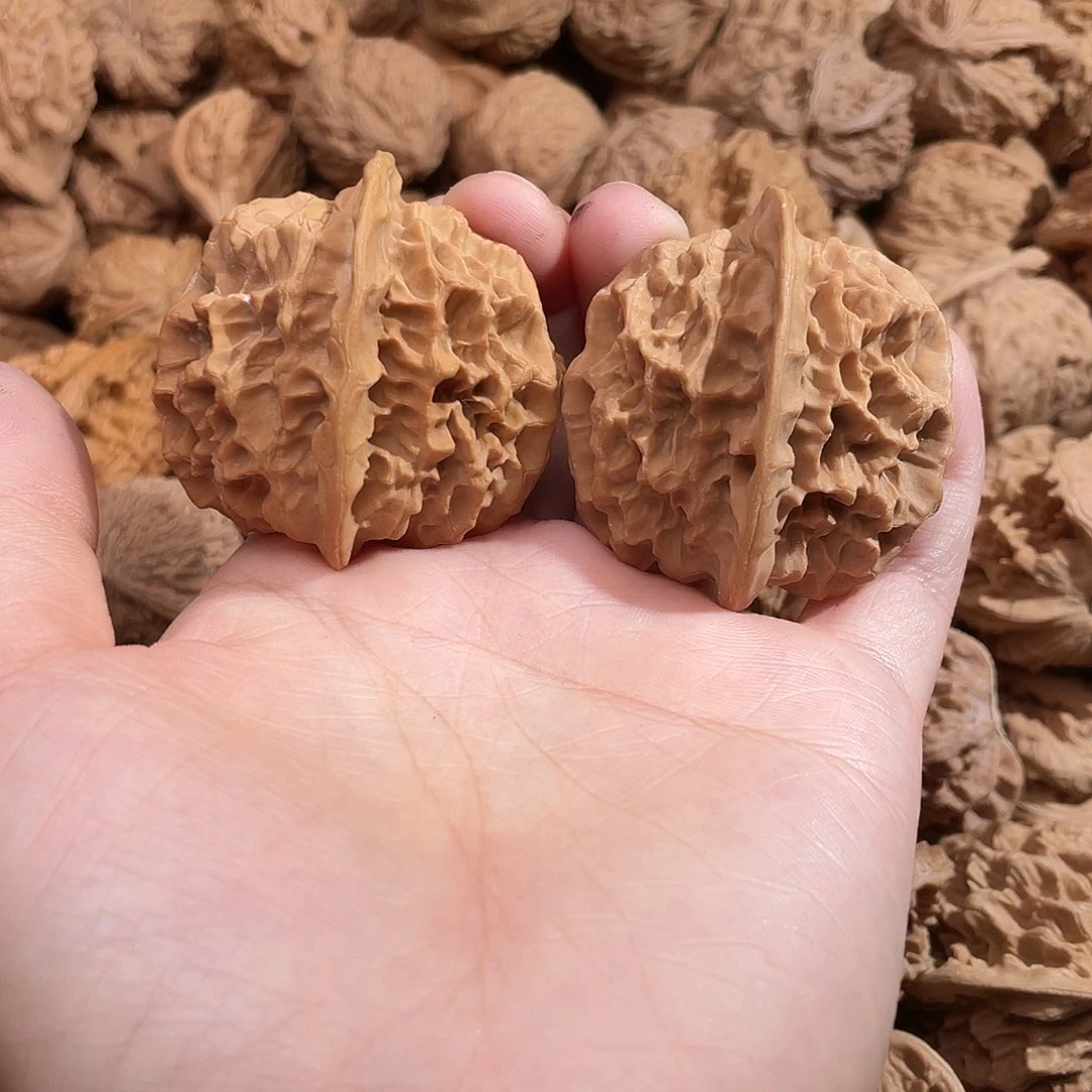 文玩核桃吊坠花*宝帝王