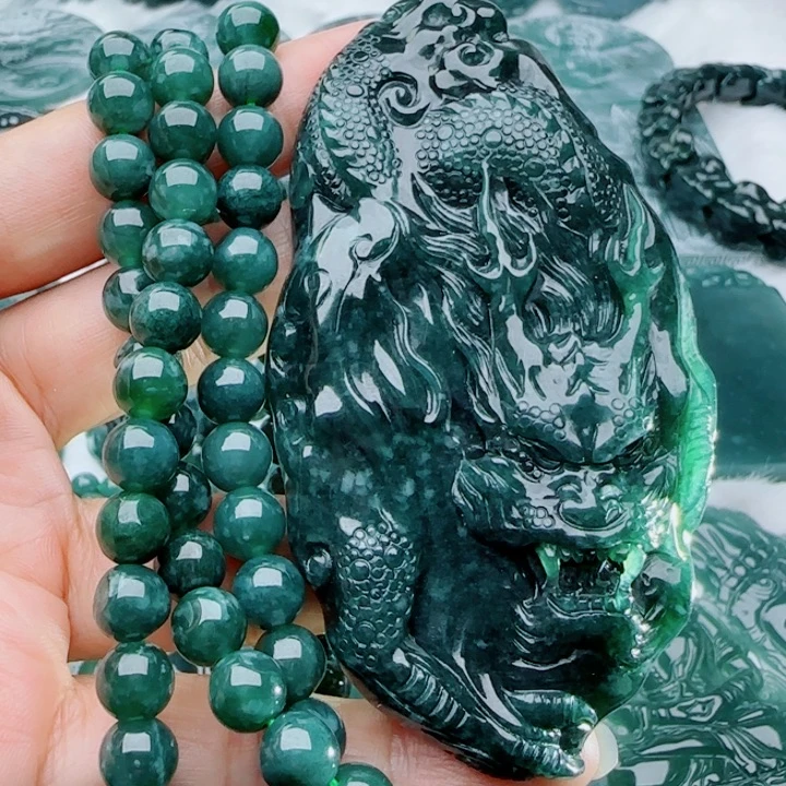 翡翠未镶嵌颈饰多样性发货天然的A货翡翠