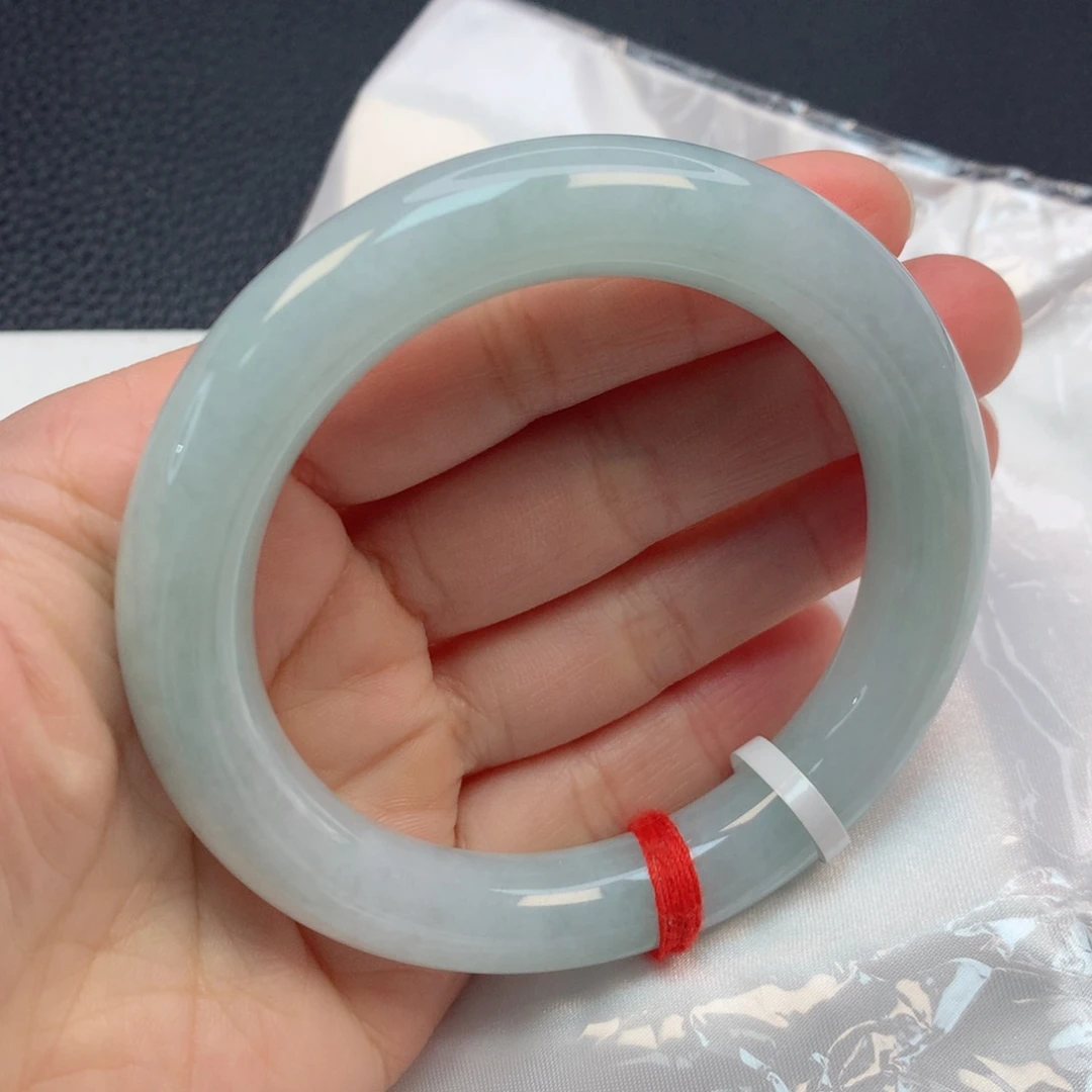 翡翠手镯未镶嵌58圈