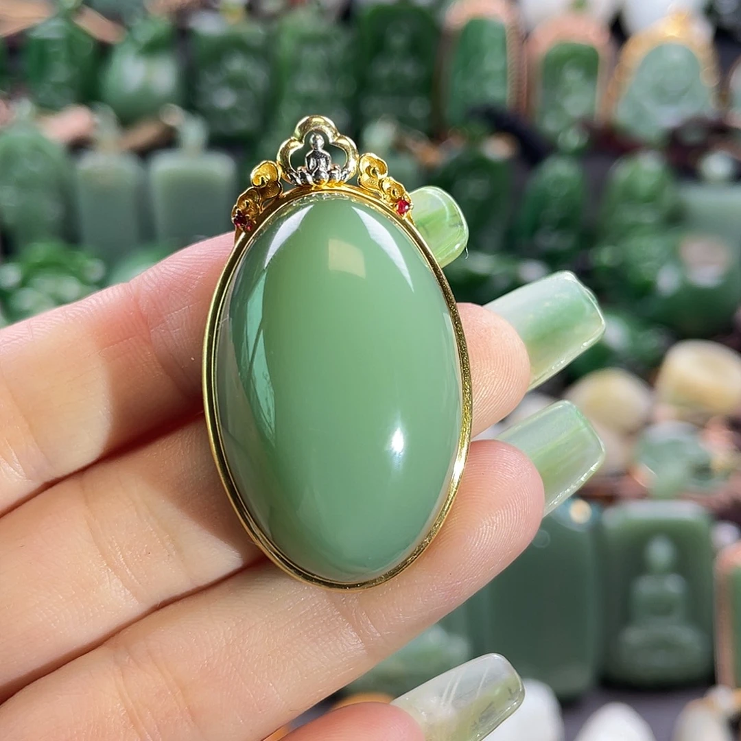 和田玉18K金镶嵌挂件