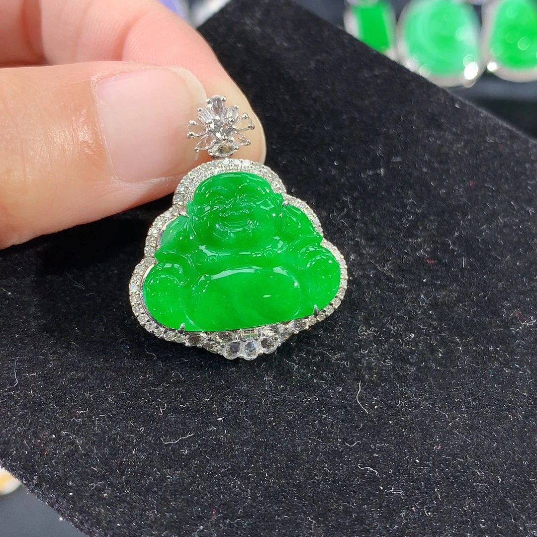 翡翠18K金镶嵌颈饰