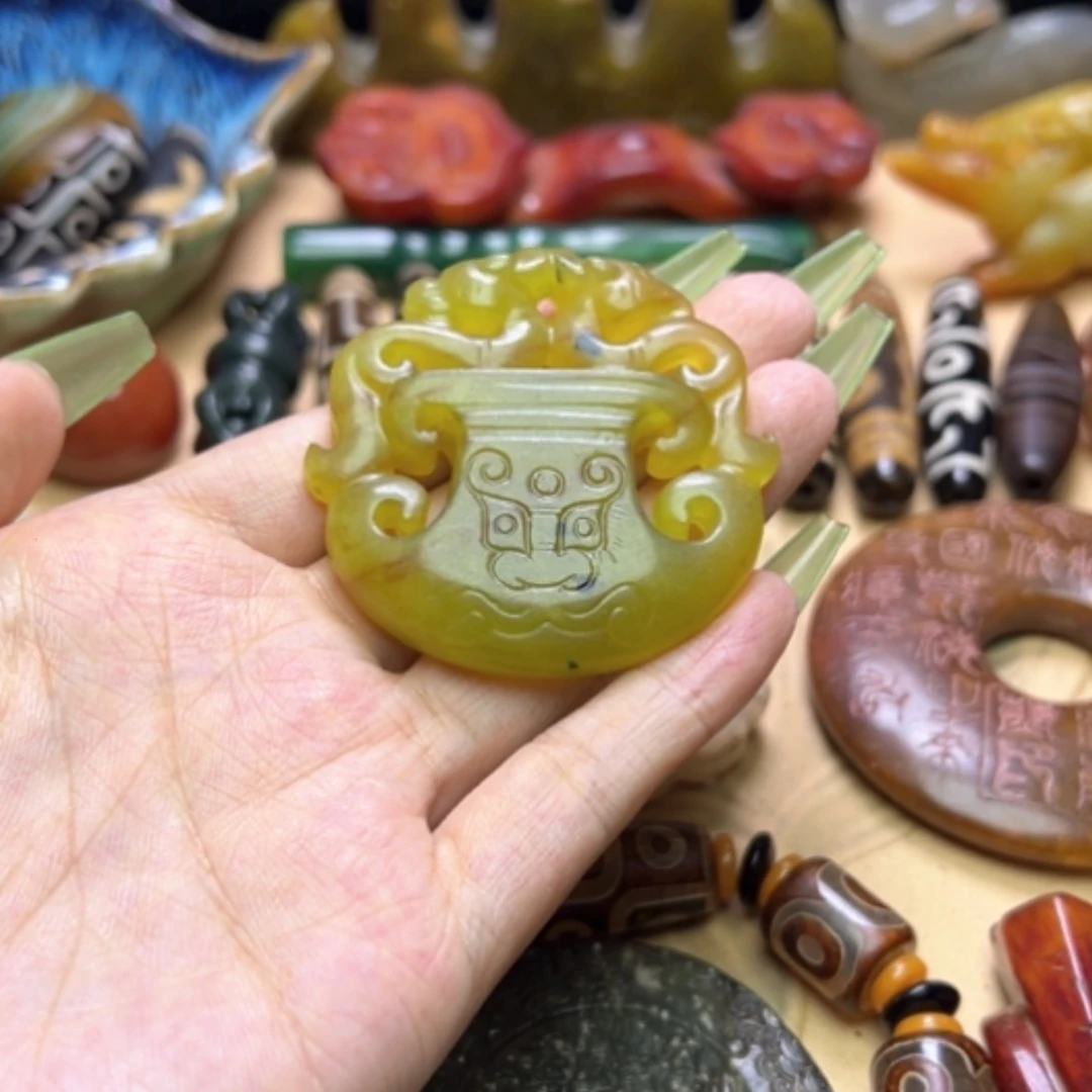 【闪购商品】蛇纹石玉未镶嵌颈饰