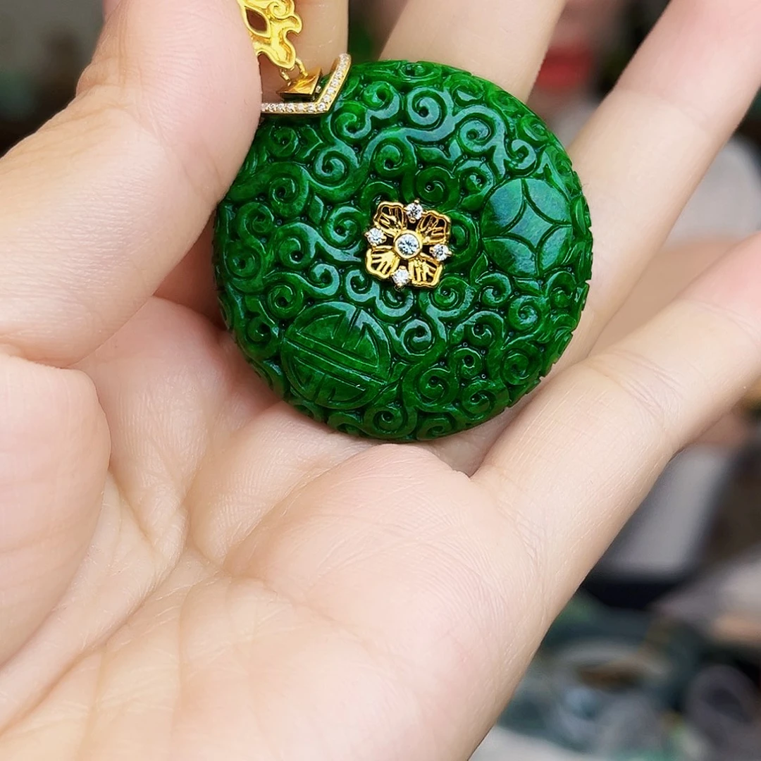 翡翠18K金镶嵌颈饰多样性