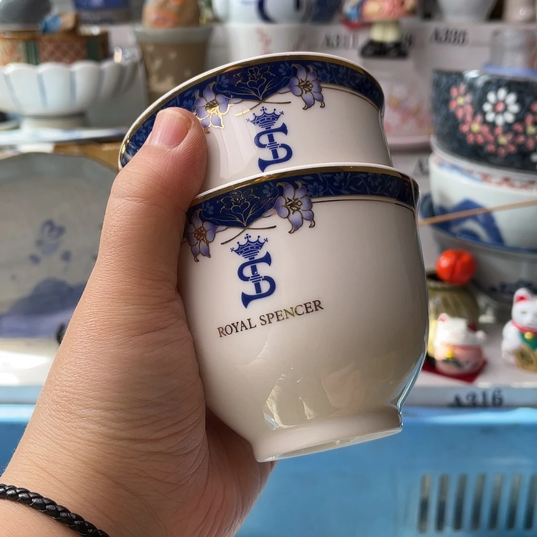 瓷片泡*哈哈哈我在这一片混乱里活不