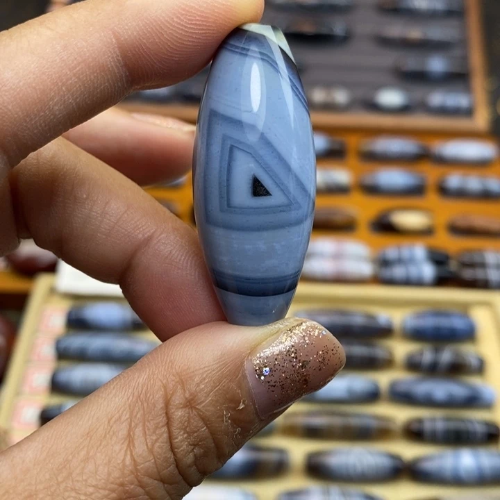 玛瑙/玉髓未镶嵌珠宝半成品J****金