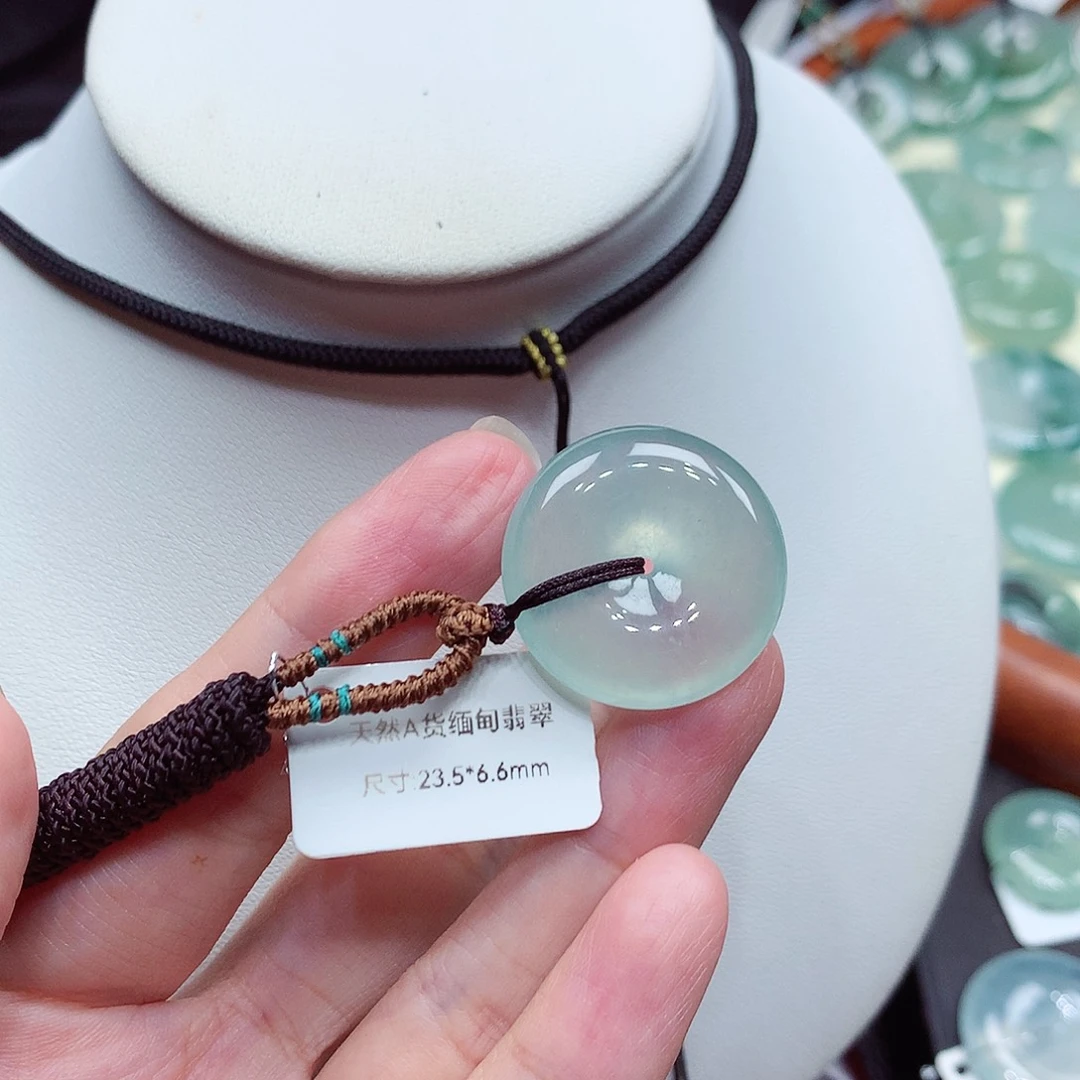 翡翠未镶嵌颈饰编号68，23.5/6.6