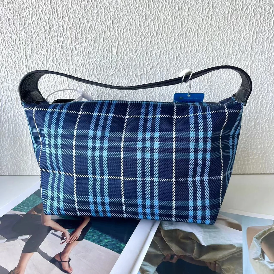 95新 BURBERRY/博柏利 XM/经典蓝色格纹中号手提饭盒包JJ12117020