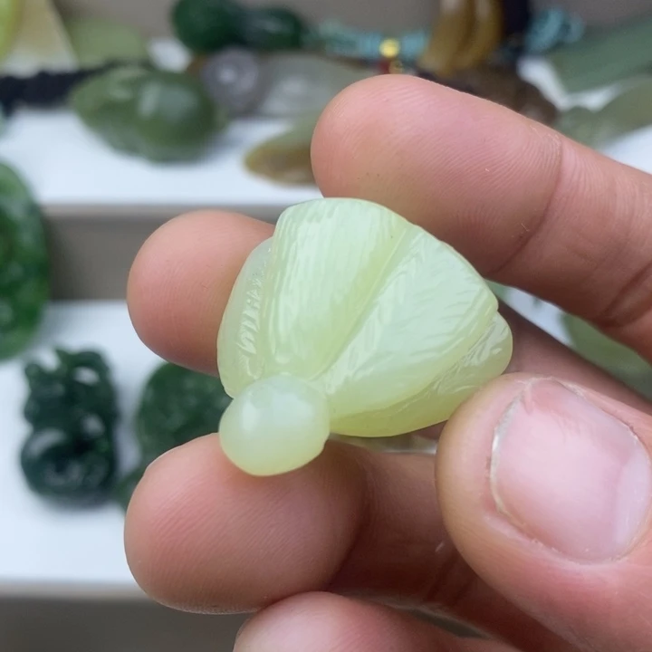 和田玉（黄玉）未镶嵌颈饰