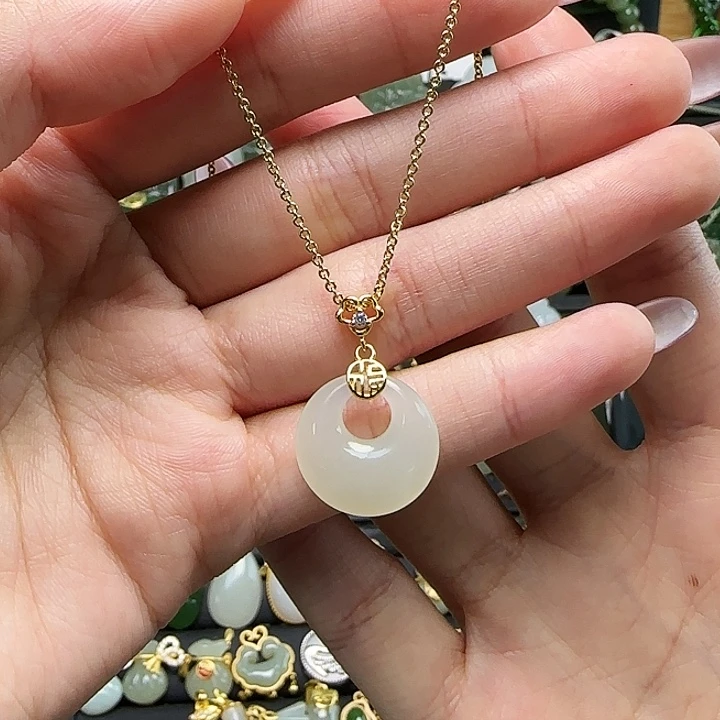 和田玉银S925镀金镶嵌吊坠(赠链)