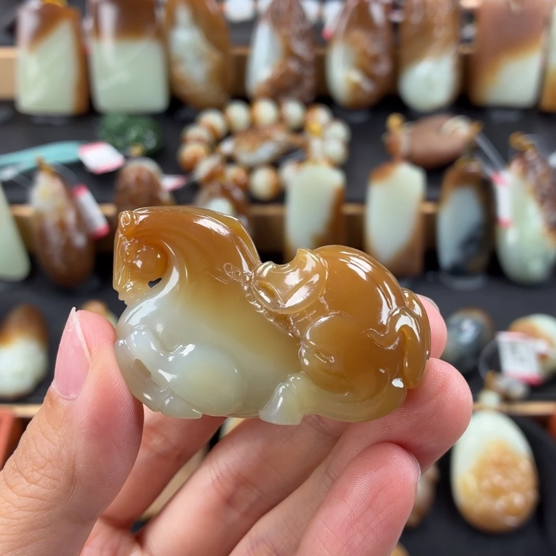 和田玉未镶嵌颈饰