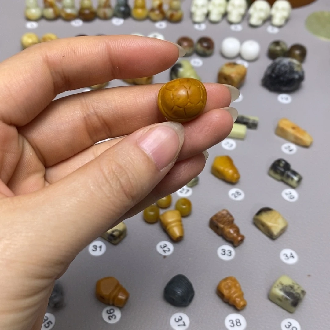 蛇纹石玉配饰合金小***泡