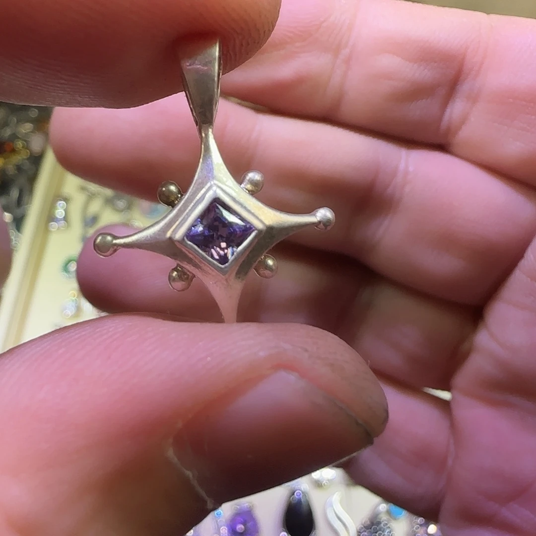 *****大理石纯铜吊坠的设计也是