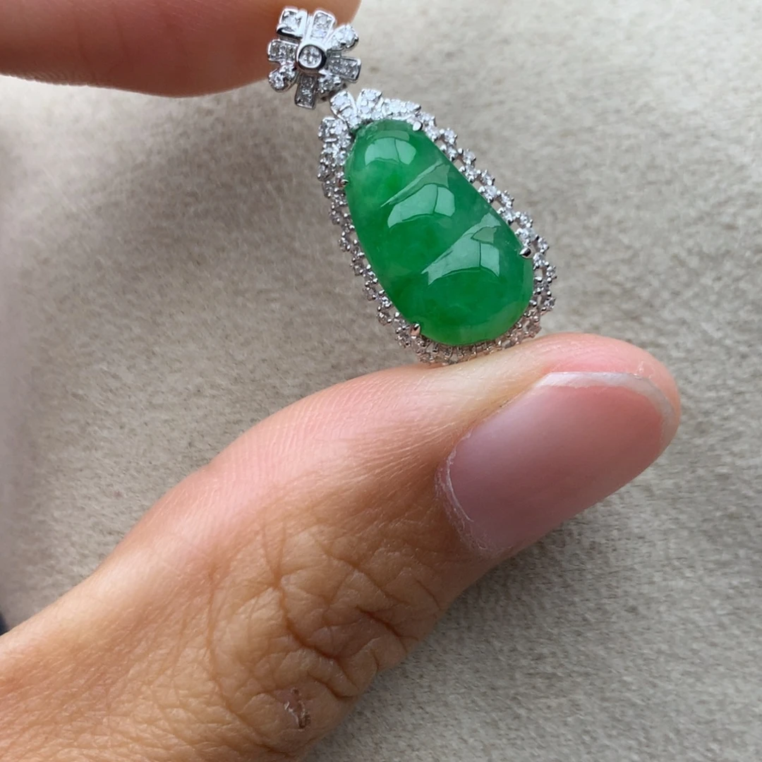 翡翠18K金镶嵌吊坠(不含链)绿福豆
