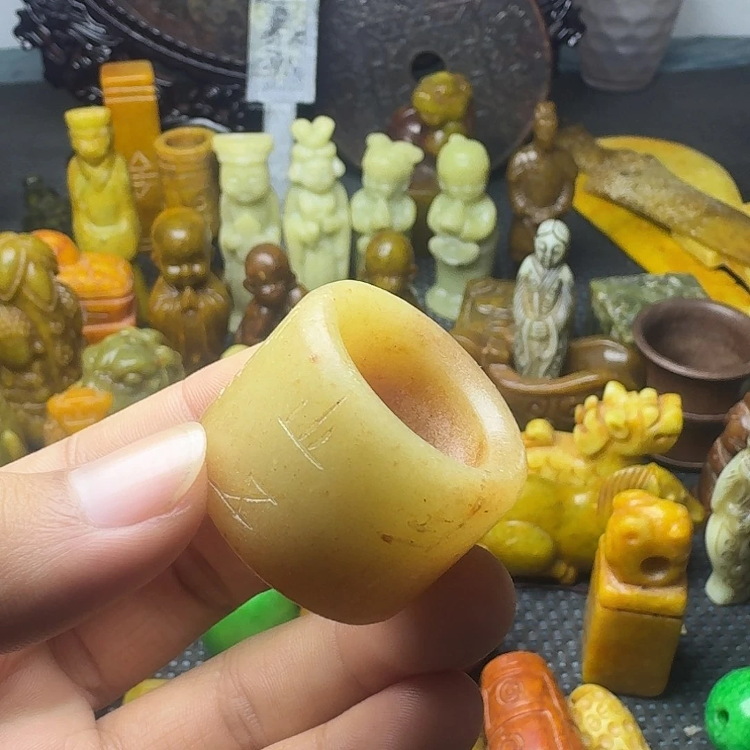 白玉菩提吊坠。。。