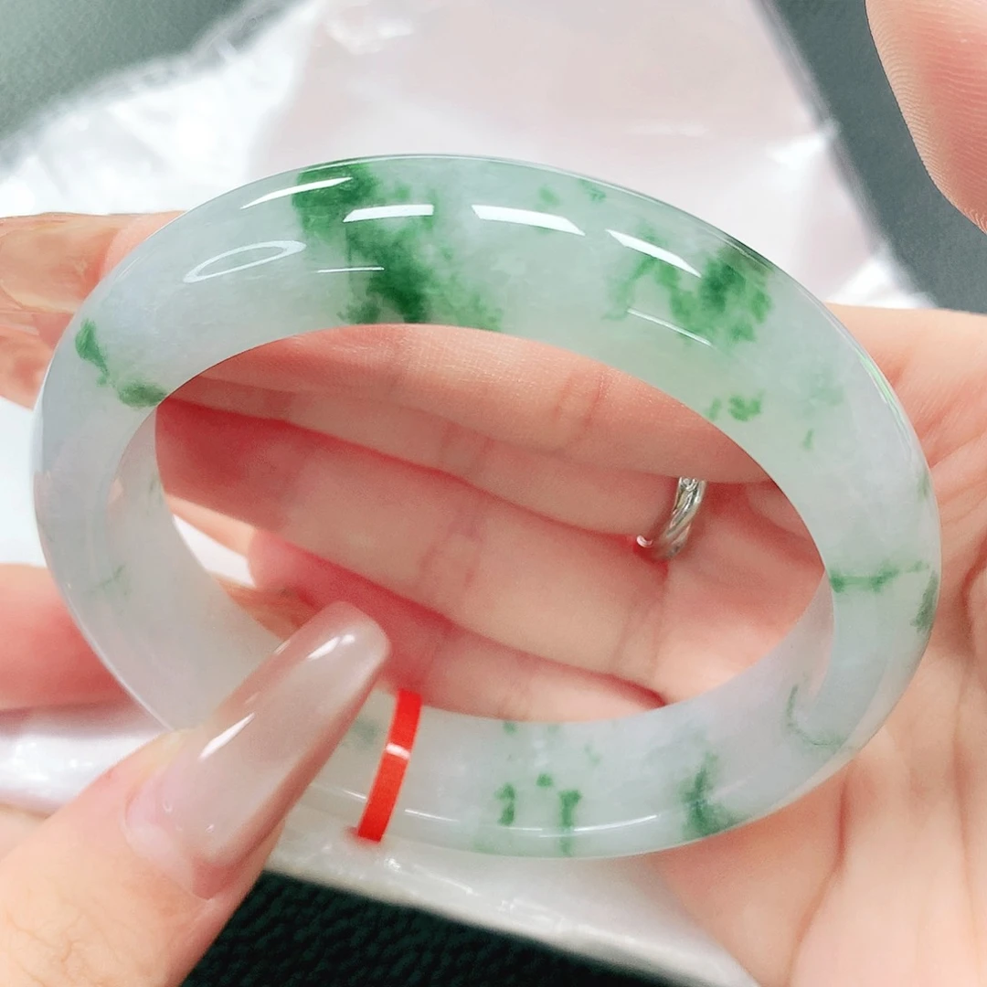 翡翠手镯未镶嵌58圈