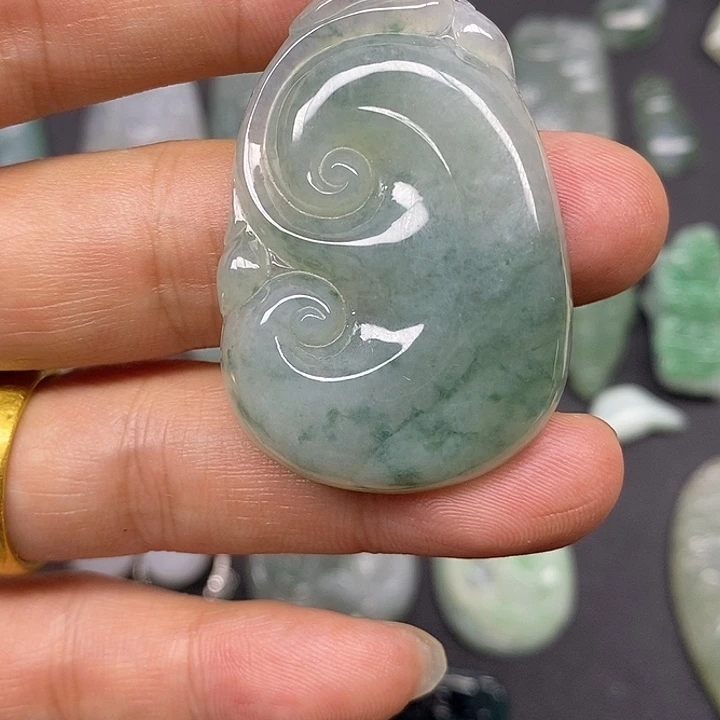 翡翠未镶嵌颈饰漏漏漏漏漏