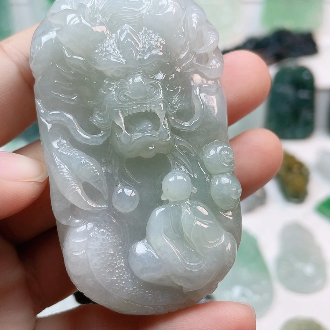 翡翠颈饰未镶嵌龙