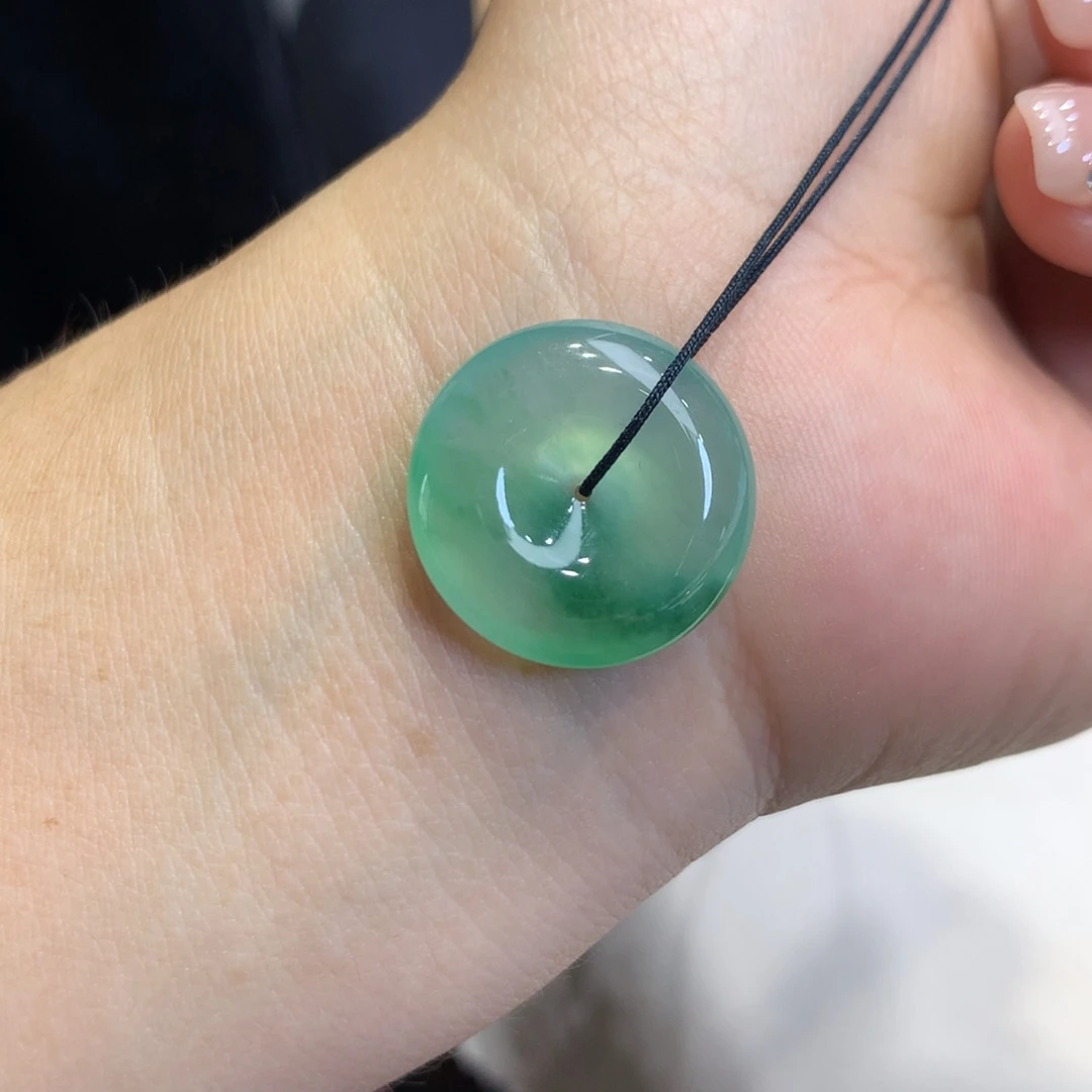 翡翠未镶嵌颈饰平安扣19.9^5.7