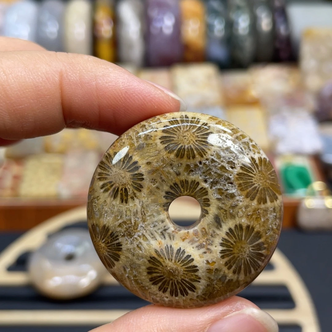 硅化玉未镶嵌颈饰k20