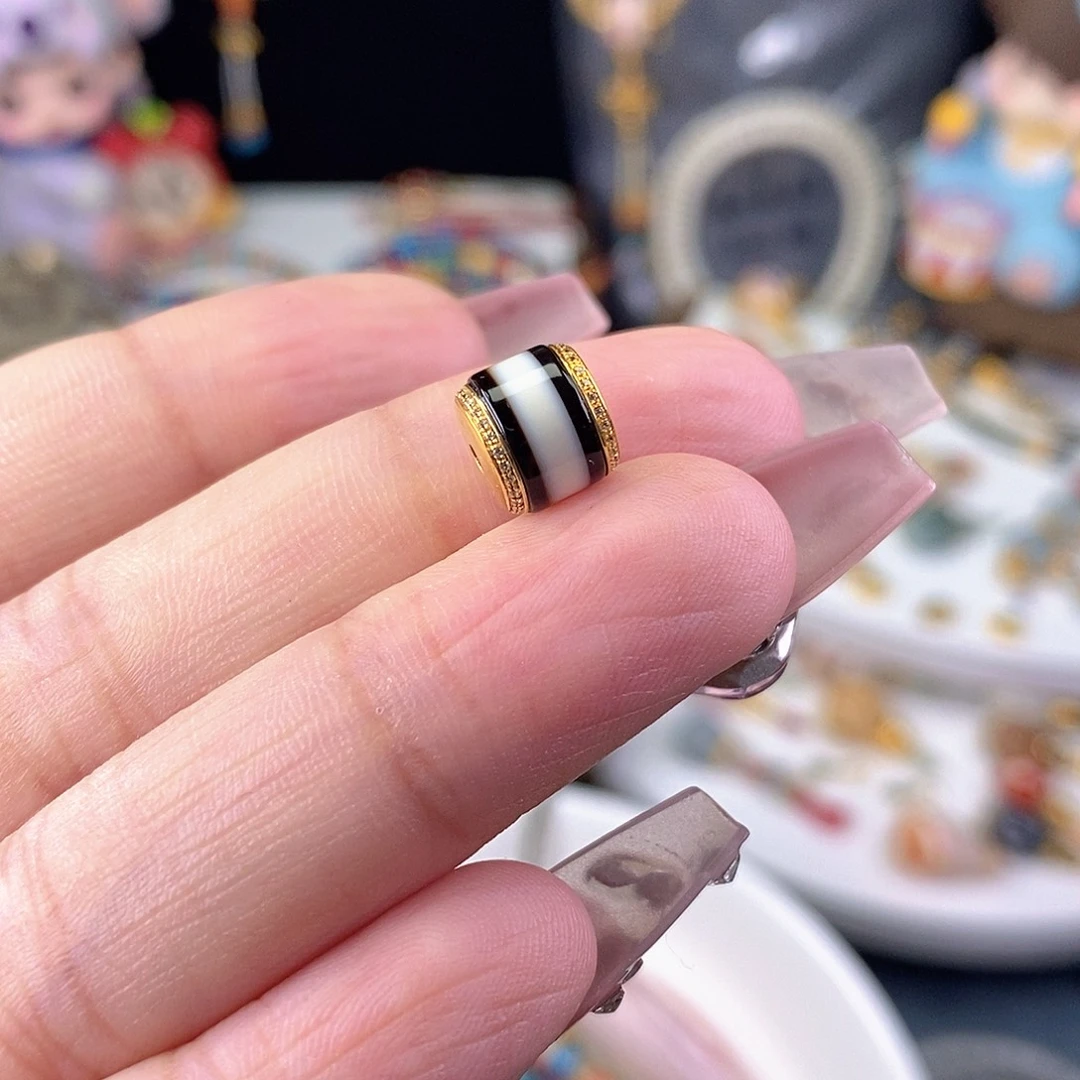 玛瑙/玉髓18K金镶嵌颈饰8.5x7.5