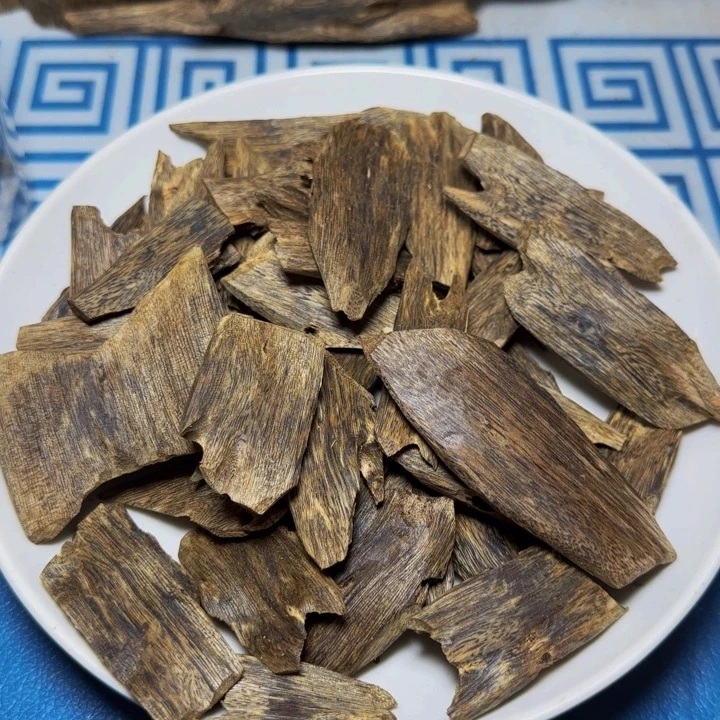 沈***木绿奇陆河大包料197克